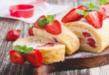 Gli ospiti arrivano all'improvviso? Nessuna paura, con il Rotolo veloce alle fragole risolvi tutto in un attimo!
