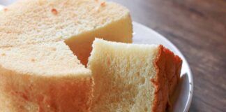 Torta tenera al cocco: solo 150 kcal per una merenda che si scioglie in bocca anche se non c'è il burro