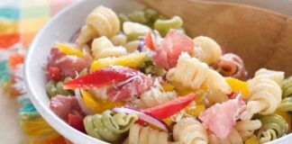 Attenzione quando prepari l'insalata di pasta dovresti assolutamente evitare questi errori
