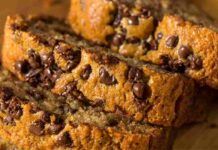 Avevo 2 banane mollicce e delle uova di cioccolato e ho preparato una torta super golosa ho lasciato tutti a bocca aperta Avevo 2 banane mollicce e delle uova di cioccolato e ho preparato una torta super golosa ho lasciato tutti a bocca aperta