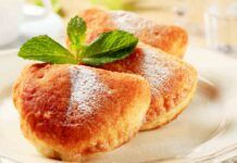 Avevo dello yogurt in frigo l'ho aggiunto a questo impasto ipocalorico e ho sfornato delle brioche soffici solo 120 Kcal