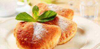 Avevo dello yogurt in frigo l'ho aggiunto a questo impasto ipocalorico e ho sfornato delle brioche soffici solo 120 Kcal
