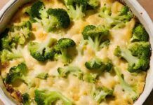 Broccoli gratinati con la besciamella all’acqua, la cena perfetta se stai seguendo una dieta super ferrea Broccoli gratinati con la besciamella all'acqua, la cena perfetta se stai seguendo una dieta super ferrea - RicettaSprint