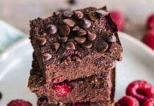 Oggi preparo un dolce strepitoso unendo il cioccolato ai lamponi, un morso tira davvero l'altro - RicettaSprint