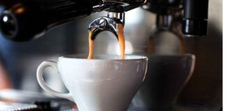 Metti da parte il caffè nella dieta perché questa bevanda al mattina ti fa bruciare il doppio dei grassi - RicettaSprint