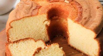 È questo il ciambellone che preparo da quando ho iniziato la dieta, lo faccio con solo albumi yogurt, poche calorie e gusto favoloso!