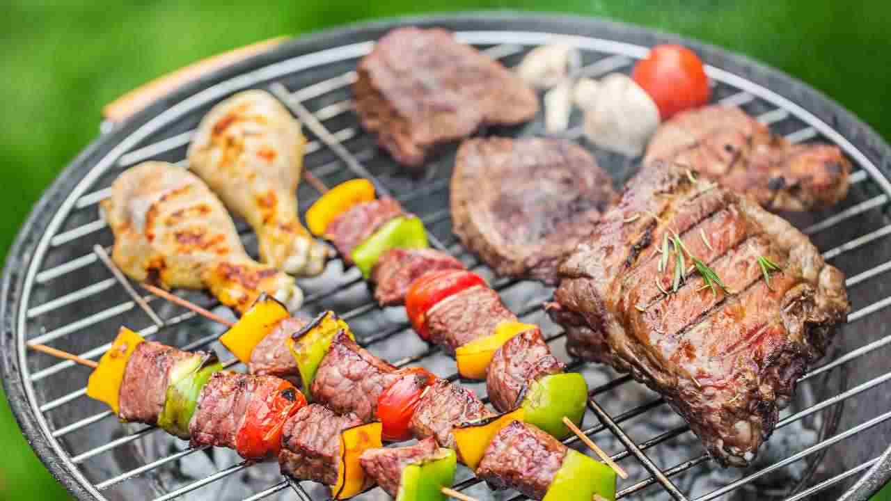 Spazzola Per Barbecue Con Manico In Legno E Setole In Acciaio Inox – Pulizia Profonda Per Ogni Tipo Di Griglia – Raschietto Incluso – BBQ-Aid