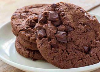 Cookies dark: solo 3 ingredienti, zero zuccheri, farine e burro, la friabile golosità che mi accompagna tutto il giorno, 35 kcal