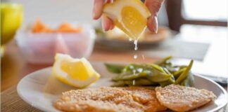 Faccio mangiare un po' di legumi ai ragazzi ma non lo sanno, preparo delle cotolette di ceci spaziali senza che le friggo metto tutti in forno - RicettaSprint