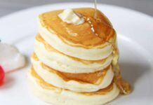 Frittelle fluffy leggerissime per la colazione, non hanno più di 50 kcal a porzione - RicettaSprint