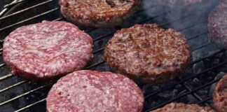 Hamburger al sangue o poco cotti, con la nuova scampagna non puoi sbagliate: ecco quali rischi corri ogni volta - RicettaSprint