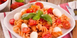 Da quando ho scoperto i Maccheroni alla caprese, salvare la cena è diventato un gioco da ragazzi e zero stress: sono talmente buoni che piacciono a tutti.