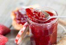 Io la marmellata la faccio in casa e non ci metto lo zucchero, la mangio anche quando sono a dieta
