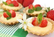 Non avevo mai preparato le tortine light alla crema e fragole sono state talmente buone che le faccio ogni domenica come dessert solo 120 Kcal