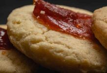 Non sono perfetti i miei biscotti alla marmellata ma sono squisiti, li faccio 2 volte a settimana spariscono nel nulla Non sono perfetti i miei biscotti alla marmellata ma sono squisiti, li faccio 2 volte a settimana spariscono nel nulla