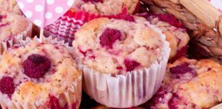 Oggi preparo dei muffin ai lamponi irresistibili e leggeri solo 80 Kcal spariranno nel nulla appena sfornati