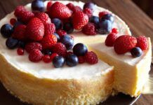 Merenda veloce con la mia torta ai frutti rossi, la crema l'ho fatta senza panna - RicettaSprint