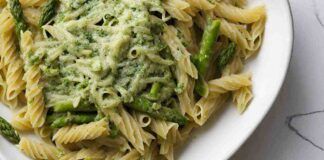 Con gli asparagi ho fatto una cremina deliziosa e ci ho condito la pasta, ho fatto pure la scarpetta! - RicettaSprint