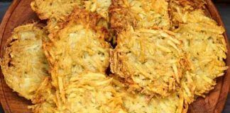 Schiacciatine di patate in friggitritrice ad aria, il croccante spuntino pronto in 10 minuti