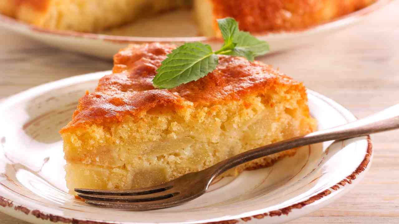 Senza uova e zucchero ho preparato la torta con due fette di ananas buonissima e leggera solo 150 kcal, la mangerai senza sensi di colpa
