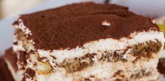 Lo puoi mangiare anche tutti i giorni, questo dessert contiene solo 150 kcal senmbra un tiramisù ma è tutt'altro light e digeribile