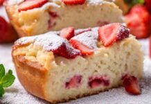 Torta mascarpone e fragole, nessuna torta è così soffice e delicata, buona da perdere la testa la colazione da oggi ha tutto un altro sapore