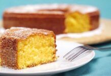 Comprendo la voglia di dolce e i raptus, ma l’unico modo per non ingrassare è farlo con l’acqua: io preparo il ciambellone così, solo 150 kcal ciambellone 150 kcal