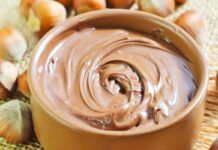 Crema nocciolata light: una delizia da gustare al cucchiaio di solo 100 kcal, non faccio più colazione senza Crema nocciolata light: una delizia da gustare al cucchiaio di solo 100 kcal, non faccio più colazione senza