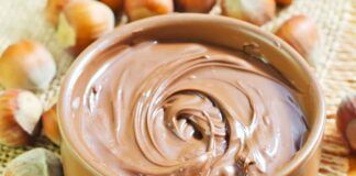 Crema nocciolata light: una delizia da gustare al cucchiaio di solo 100 kcal, non faccio più colazione senza