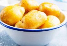 Non è la solita insalata di patate: scaccia via la tristezza, qui ci sono colori e sapori a costo zero Non è la solita insalata di patate: scaccia via la tristezza, qui ci sono colori e sapori a costo zero