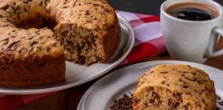 Il caffè avanzato l'ho messo nell'impasto insieme al cioccolato è ho fatto una torta come i pocket coffe