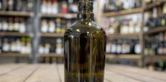 I tanti modi per asciugare le bottiglie di olio dopo averle lavate