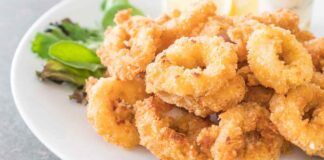 Passi i calamari sono nella farina prima di friggerli? Sbagliatissimo, oggi te li rendo croccantissimi e saporiti con un trucchetto che non conosci!