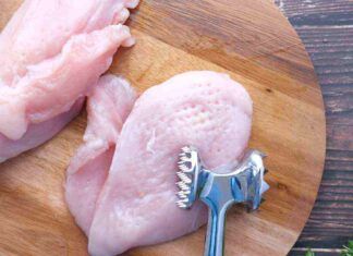 Cosa fare prima di cucinare la carne del pollo? Non commettere questo errore o diventa una bomba batteriologica - RicettaSprint