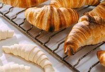 Oggi manteniamoci leggeri, prendi un pugno di mollica e un po’ di pasta… ti preparo il pranzo in 10 minuti - RicettaSprint