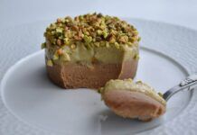 Da quando le mie amiche hanno scoperto la bontà del cremino light pistacchio e cioccolato me le ritrovo sempre a casa: nessuno dolcetto è così buono e leggero! Da quando le mie amiche hanno scoperto la bontà del cremino light pistacchio e cioccolato me le ritrovo sempre a casa: nessuno dolcetto è così buono e leggero!