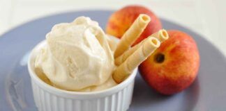 Gelato cremoso alla pesca senza gelatiera, con questa ricetta farai di certo un figurone - RicettaSprint