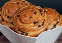 Girelle con gocce di cioccolato proprio come quelle del bar sotto casa, solo 90 kcal Girelle con gocce di cioccolato proprio come quelle del bar sotto casa, solo 90 kcal