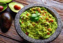 Con questa crema ci condisco sempre il pane, per realizzarla mi è bastato un avocado Con questa crema ci condisco sempre il pane, per realizzarla mi è bastato un avocado - RicettaSprint