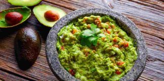 Con questa crema ci condisco sempre il pane, per realizzarla mi è bastato un avocado - RicettaSprint