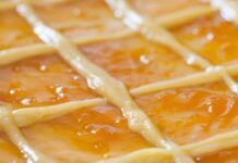 Mia nonna fa la marmellata ai limoni e la frolla all’olio, insieme facciamo una crostata top solo 230 kcal Mia nonna fa la marmellata ai limoni e la frolla all’olio, insieme facciamo una crostata top solo 230 kcal - RicettaSprint