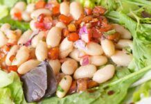 Pranzo leggero con un’insalata di cannellini come questa: 3 minuti e la metti in tavola, solo 180 kcal Insalata di cannellini