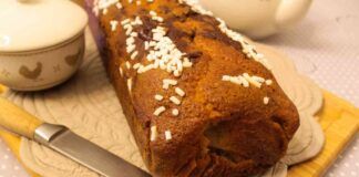 La mattina faccio il plumcake per la colazione zero uova, latte e burro, pronto in 10 minuti. ne mangiano due fette di fila