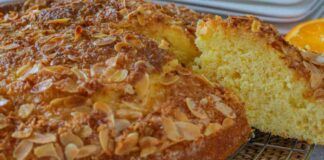 La mattina preparo la torta alle mandorle e arancia corrono tutti a tavola prima che suona la sveglia, la colazione non è più la stessa
