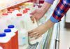 Aviaria nel latte, le linee guida dell'OMS per evitare rischi: quali bere