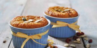 Torta al microonde per colazione, il dolce a sorpresa che farà impazzire tuo marito - RicettaSprint