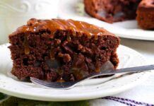 Nella mia torta al cioccolato va sempre questo ingrediente da un tocco in più, la fanno fuori in un giorno, non riesco mai a fare il bis!