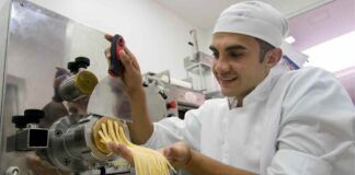 Il progetto che fa lavorare i giovani affetti da autismo per creare pasta di qualità