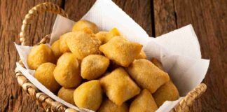Per l'aperitivo di stasera ho preparato questi snack misti fritti, ce ne sono per tutti i gusti, così nessuno porta il broncio