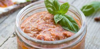 Preparo un pesto in 5 minuti, mescolo pomodori, tonno e pochi ingredienti ma è stupefacente il sapore!